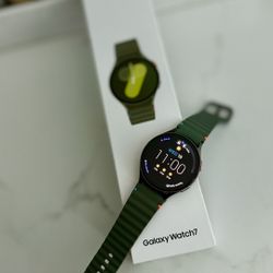 Samsung Galaxy Watch 7 (Cellular Compatible) 