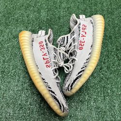 YEEZY 350 ZEBRA SIZE 10.5