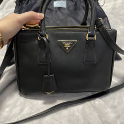 100% Authentic Small Prada Galleria Saffiano leather bag