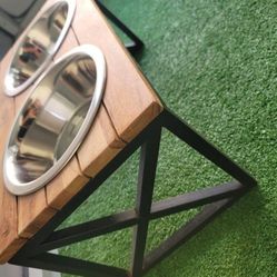 Raised Dog Bowl Stand 