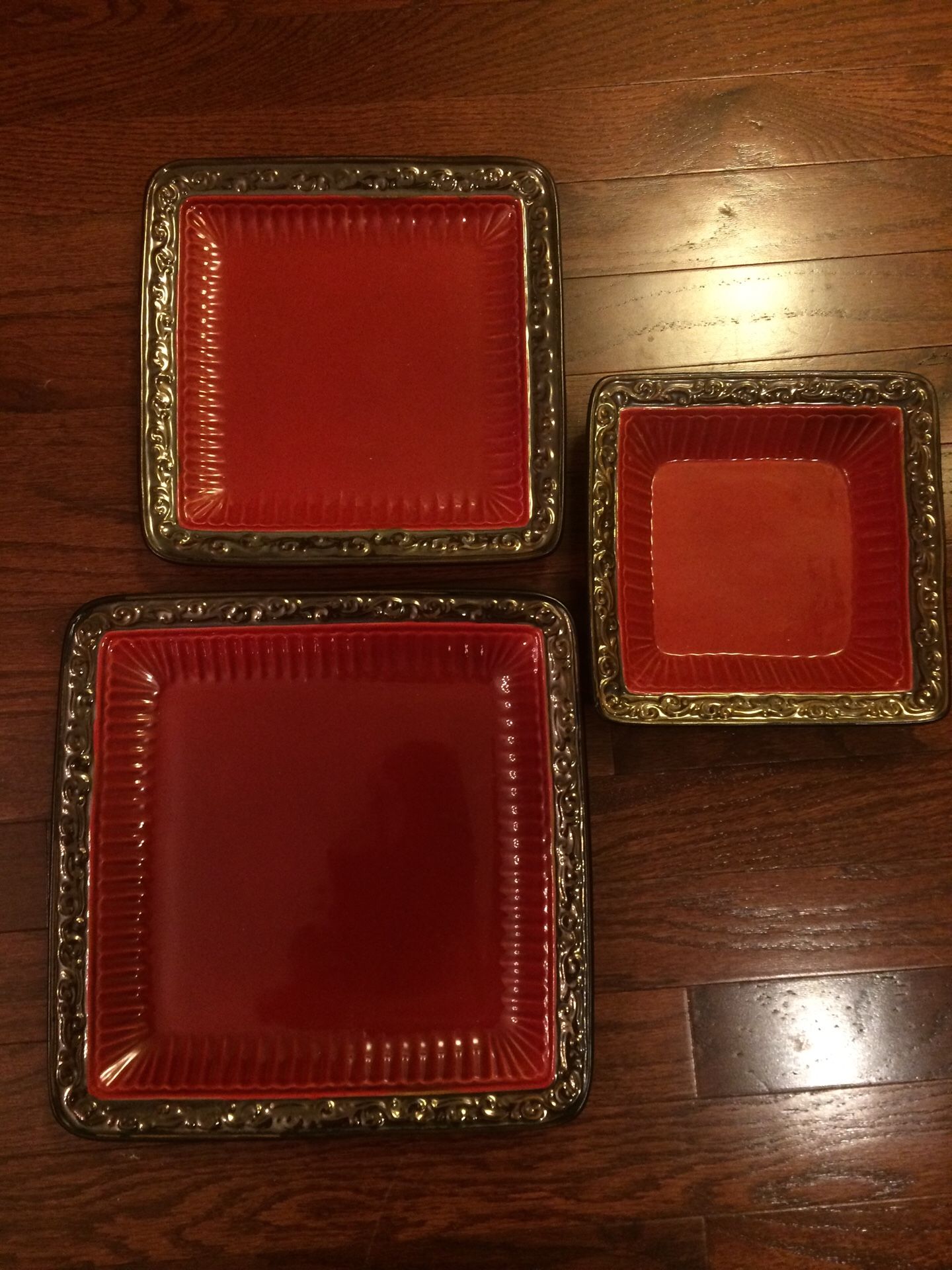 Set of 3 stacking dishes for Entertainment SOLD PENDING PICK UP