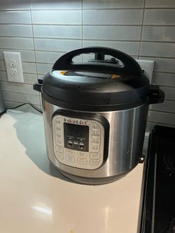 Instant Pot Duo 7-in-1 Electric Pressure Cooker, Slow Cooker, Rice, Steamer, Sauté, Yogurt Maker, Warmer & Sterilizer, Includes App With Over 800 Reci