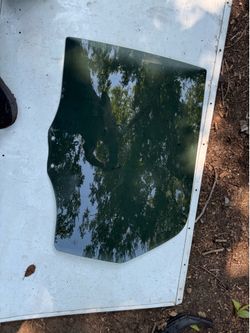 2010-2012 mercury mariner door Glass