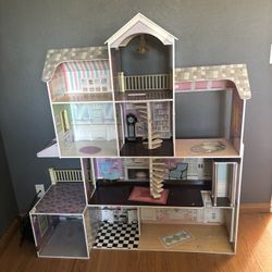 Doll House 
