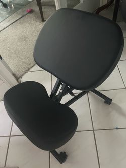 Kneeling chair