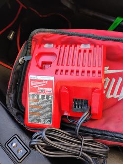 Milwaukee M18 M12 Charger