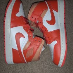 Wmns Air Jordan Retro 1 Mid "Cosmic Clay" Size 4.5 Youth/6 Wmns 