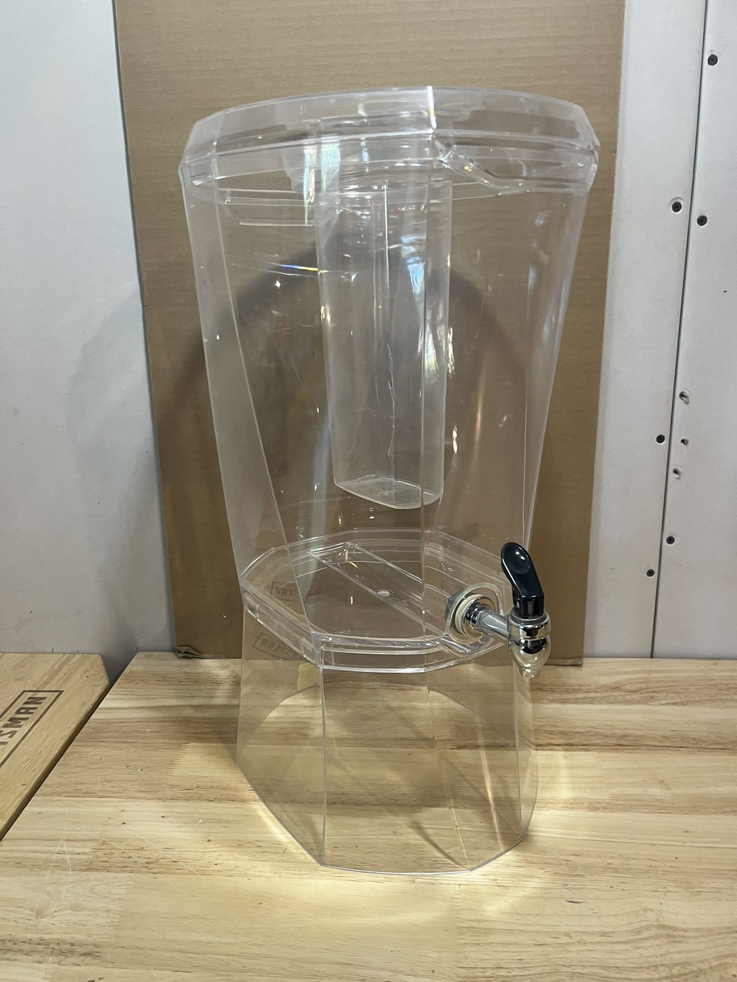 3.5 Gallon Beverage Dispenser