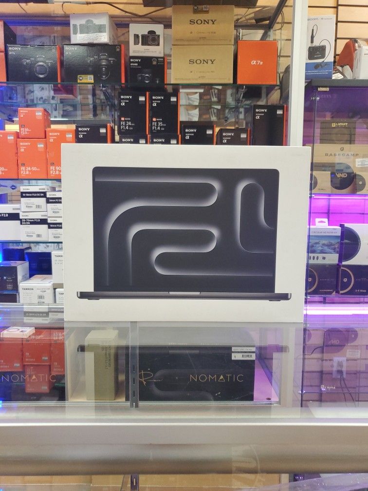 16" MacBookPro M4 Max 36GB RAM 1TB SSD