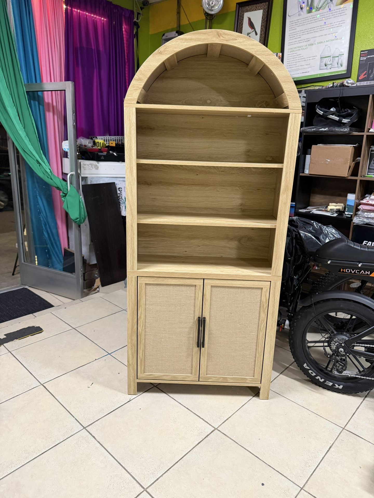 71" Tall Arched Bookcase with Storage, Modern 6-Tier Cabinet with Door, Arched Bookshelf Cabinet with Open Display Storage Shelf for Living Room (Natu