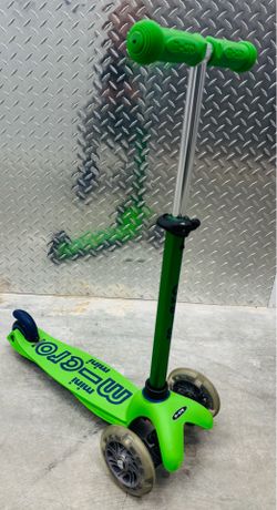 Micro Mini Deluxe Scooter - Green