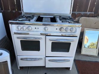 Vintage 1940’s Wedgewood gas Oven/stove.