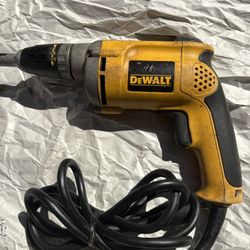 · DEWALT Deck/Drywall Screw Gun,-DW272, 6.3Amp, Var Speed Reversie Clean, Set/Forget Depth, 8’ Cord