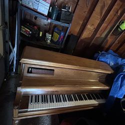 Old Free Piano
