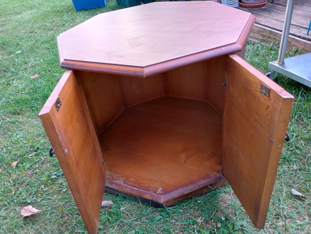 Wooden Octagon Side Table Lots Of Storage. Pretty Good Shape Just Needs Very Bottom Wood Adjusted Or Just Take That Part Off