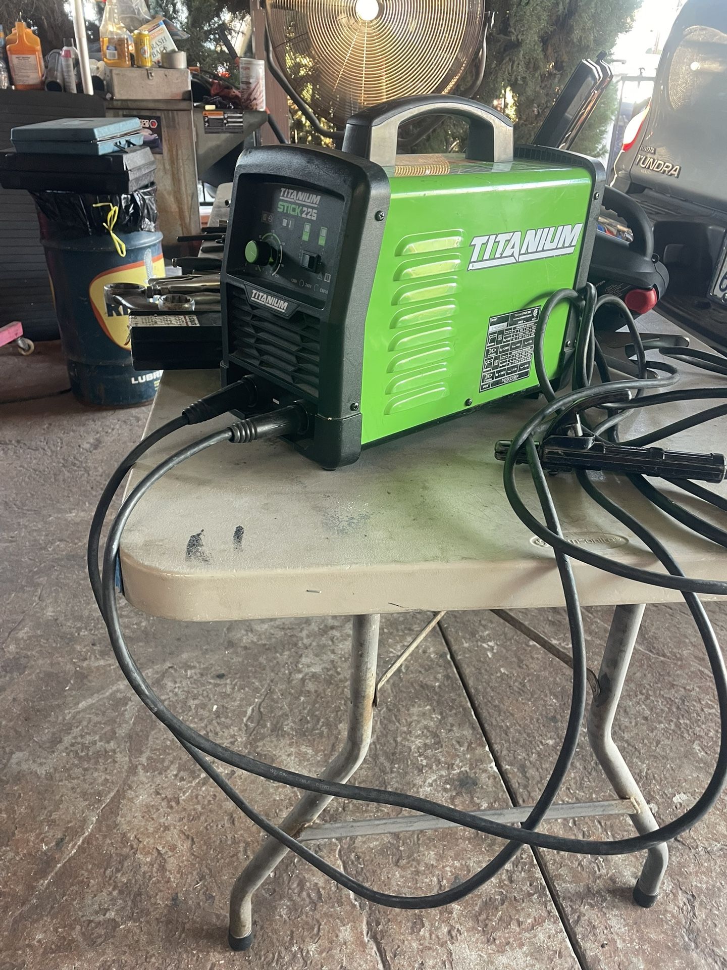 WELDER INVERTER / TOOL BOX