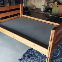 Full Size Wood Bed frame With Bunkie Board