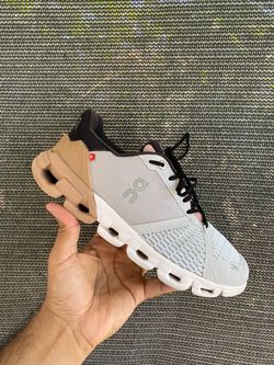 On Running Women's Cloudflyer Glacier Rosebrown Running Shoes