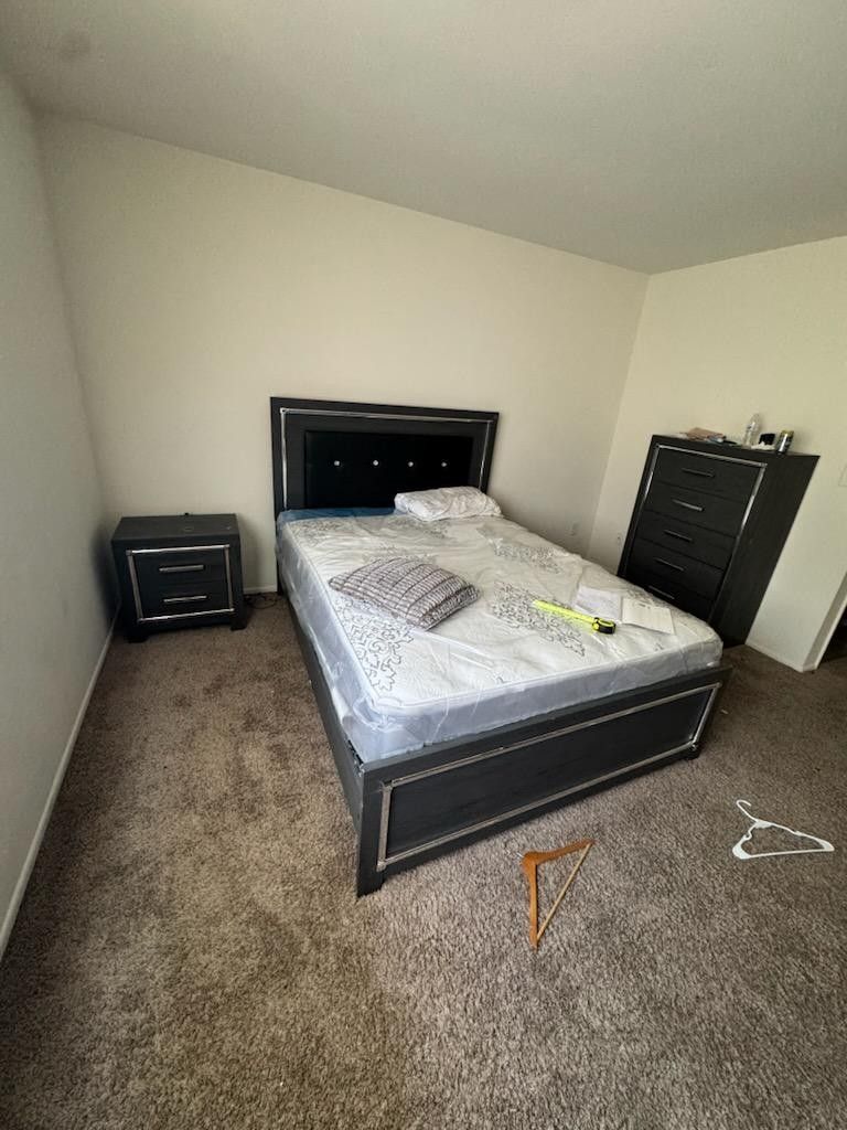 Queen Bedroom Set