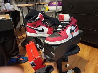 Chicago Bulls Jordan 1s Like New