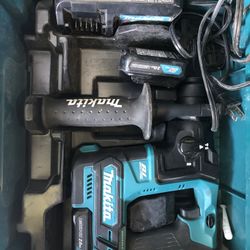 Makita 12 V SDS with (2) batt and charger in box case Asking 160 firm in north Lakeland