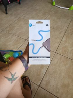 Onn 3.5mm Light Up Illuminated Auxiliary Audio Cable 4-Feet