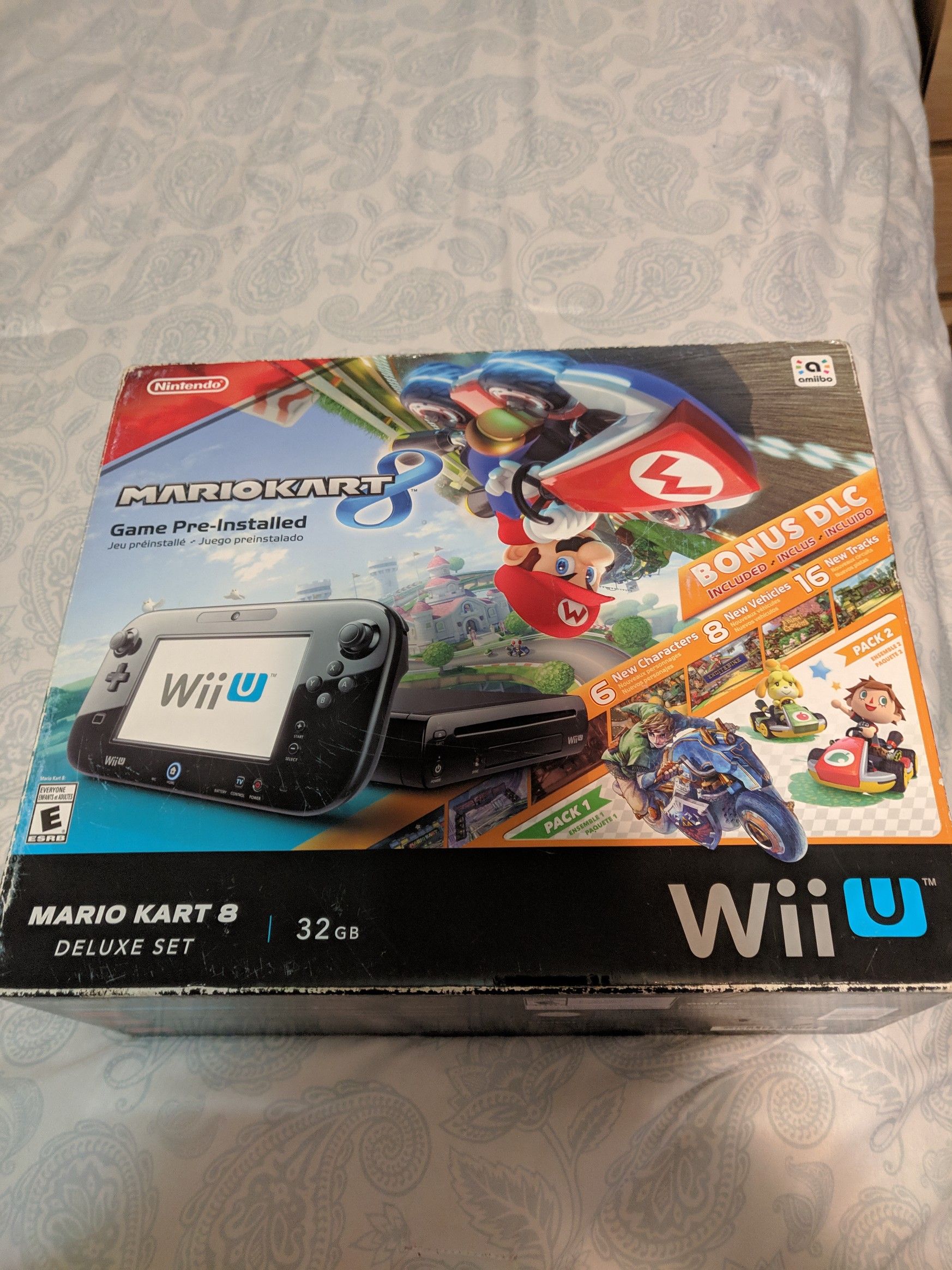 Nintendo Wii u new in box. Deluxe 32 gb