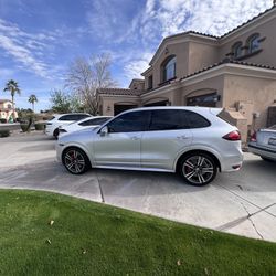 2012 Porsche Cayenne Turbo (loaded)