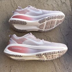 New Nike Vomero 18 silt chalk red running shoes Women’s 11, Men’s 9.5