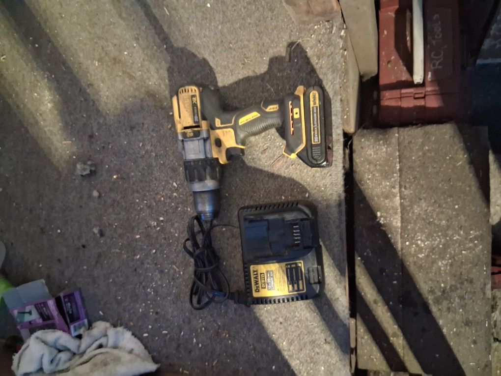 Dewalt 1/2 In Hammer Drill