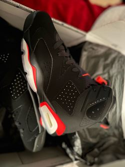 Jordan retro 6 Infrared size 8 men’s (deadstock 2019 release)
