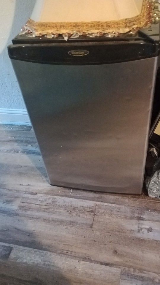 Mini Fridge Cheap Price for Sale in Houston, TX OfferUp