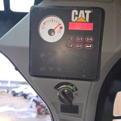 CAT 239 D3 Like New!