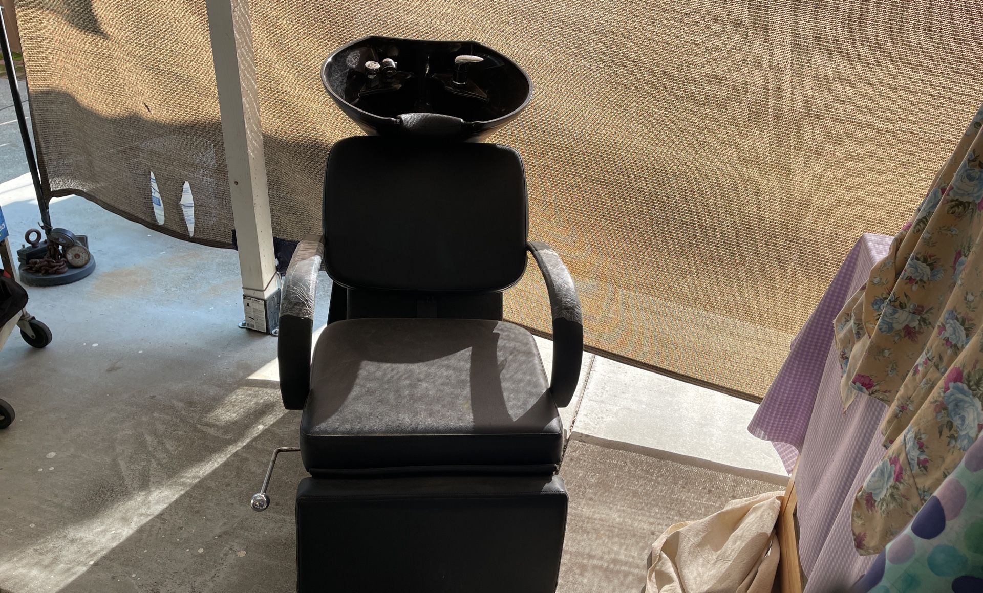 Shampoo chair, station salon