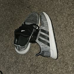 Boys Adidas Shoes Size 5