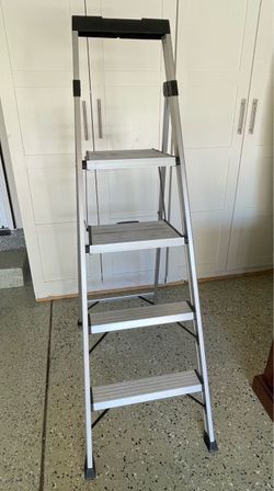 Gorilla Ladders Aluminum Step Ladder