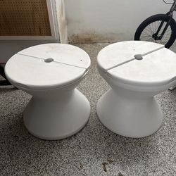 Plastic round patio stools