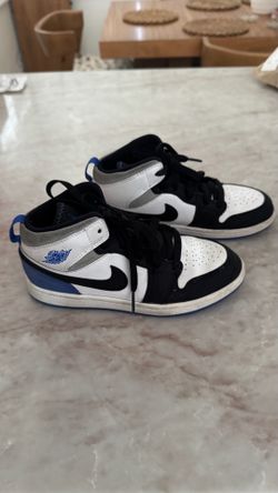Air Jordan 1 Mid SE 'Royal Black Toe