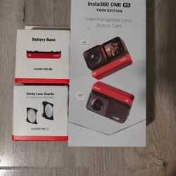 Insta360 One RS Twin Edition Bundle