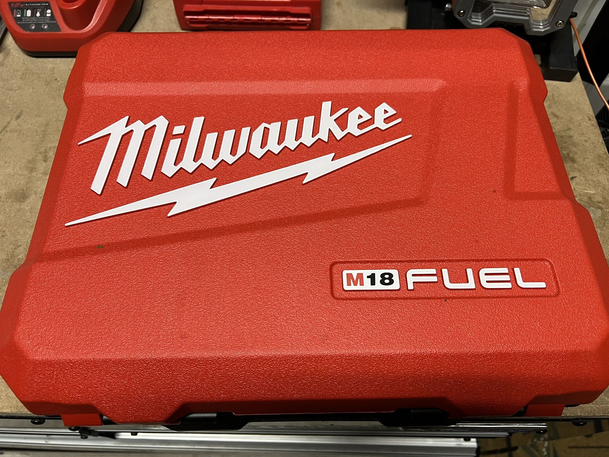Milwaukeekee- Free Case(empty)