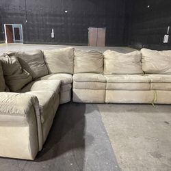 Sofa sectional !!
