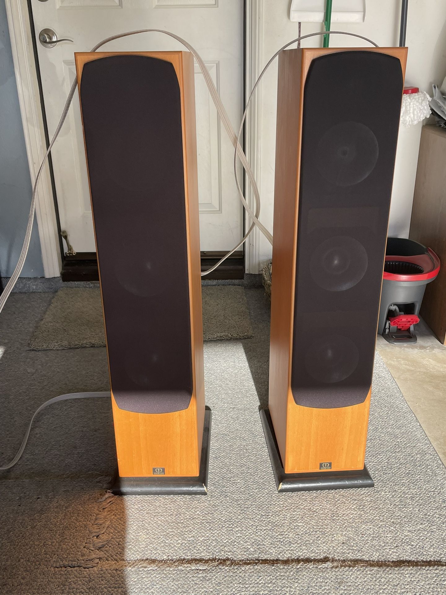 Surround Sound Speaker System