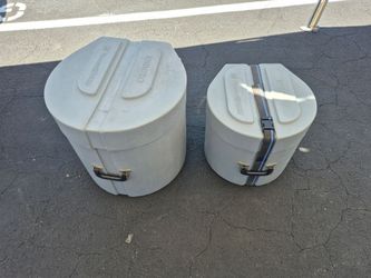 Two empty case for drums in good condition