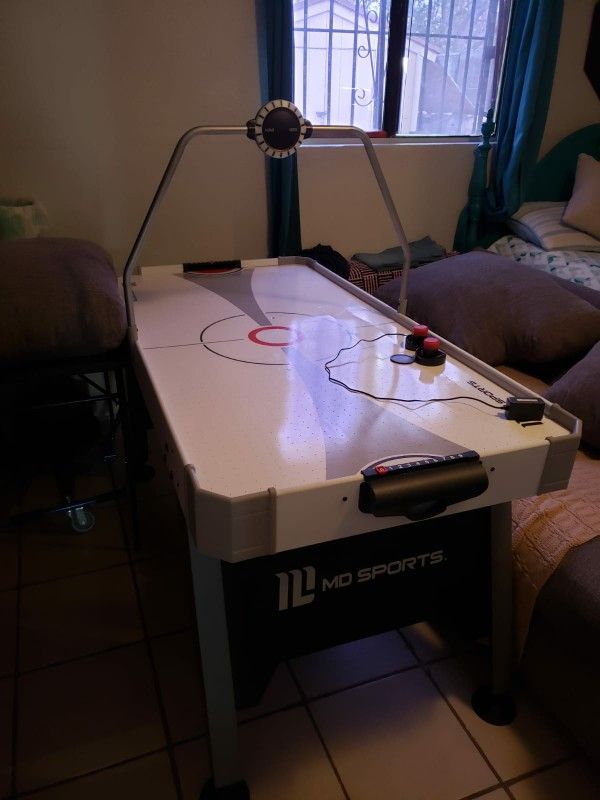 Air Hockey Table