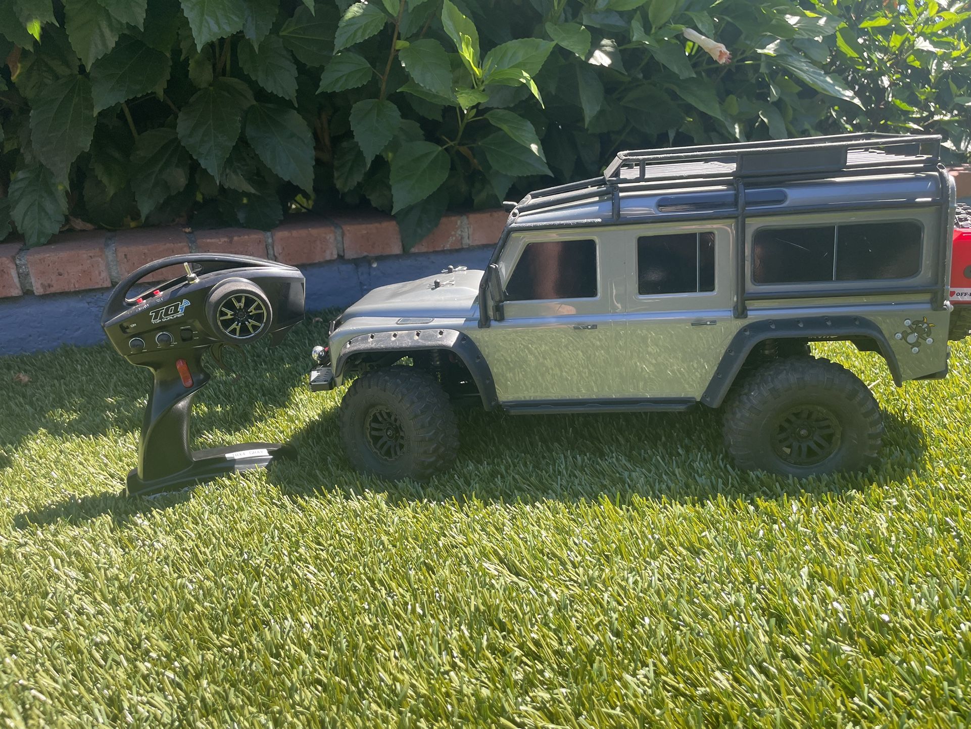 Traxxas TRX4. Defender Crawler