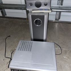 Toshiba Vcr/dvd Combo With Surrond System 
