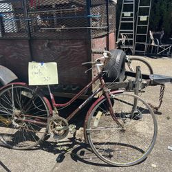 Women’s Schwinn Bike