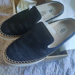 UGG Slides 