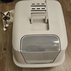 Clean Litter Box For Sale Like New