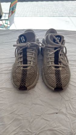 Nike Sabrina Basketball Shoes Size 5.5